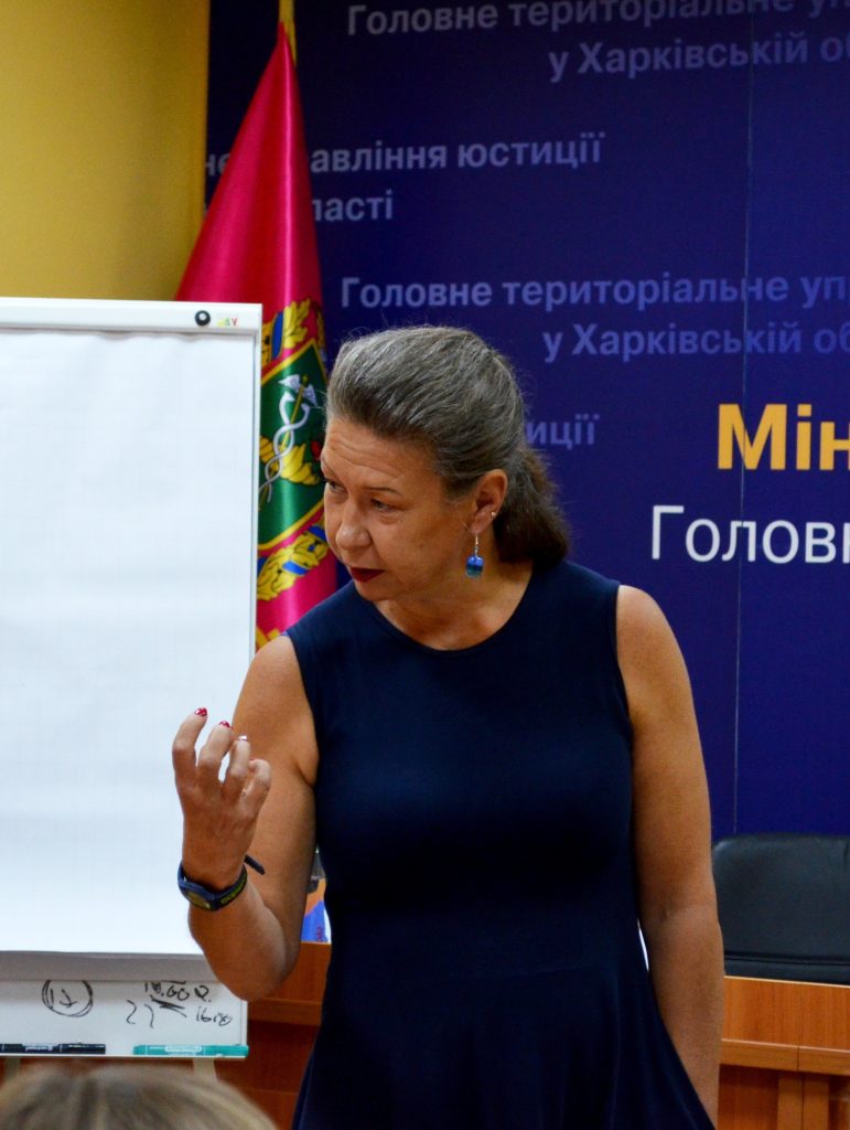 Sari Rautarinta ukrainalaisessa luokkahuoneessa